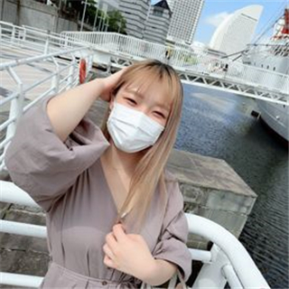 没想到少女如此的害羞 令我不敢插入的太深 封面