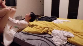 单位领导单身宿舍约炮美女女下属 把BB操成一个大洞直接干趴了完美露脸 封面