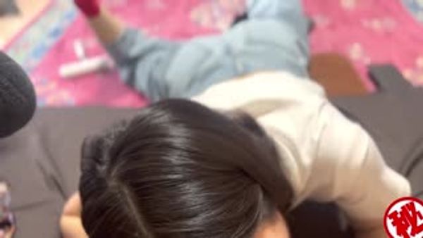 情侣性爱别人的校花级女神反差女友 美妙口技钻毒龙 小穴又粉又嫩