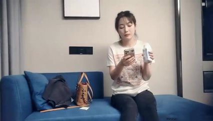 草了个你们心中的女神 摸逼特写口交抬腿大力抽插猛操呻吟 封面