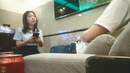 搞足疗女技师，按摩调情，带小黑屋半套服务，抓着奶子一顿揉捏，精油打飞机 封面