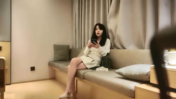 高端车模场极品女神一颦一笑魅惑性感 封面