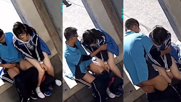 憋疯了曝光衡阳某职院情侣封校不能外出居然在学校广场旁边野战 封面