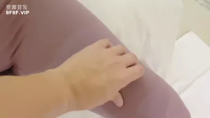 瑜伽美女吃鸡啪啪 刚刚做完运动就想要了 摸着逼求操 被大肉棒无套输出内射 封面