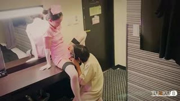 淫娃欲姐极品淫娃和男友在酒店打扑克，情趣护士装太有情调了，娴熟吃鸡吸干阳气，每一声淫叫都有种要射的冲动