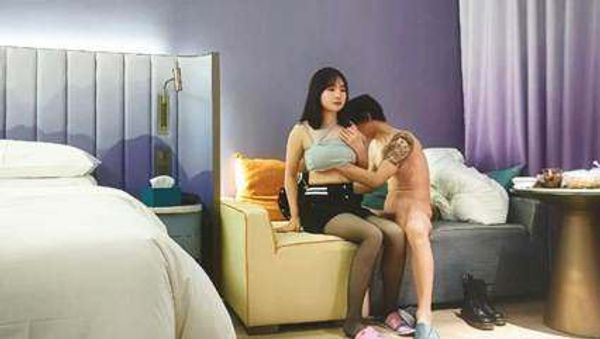 只要能操到清纯系外围小姐姐 花点钱都是无所谓的！！ 封面