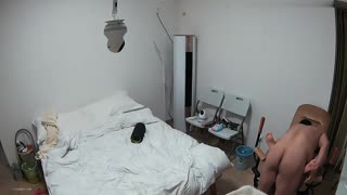 胖叔炮房 约炮豪放嫩妹 逼紧水多润滑到位内射 封面