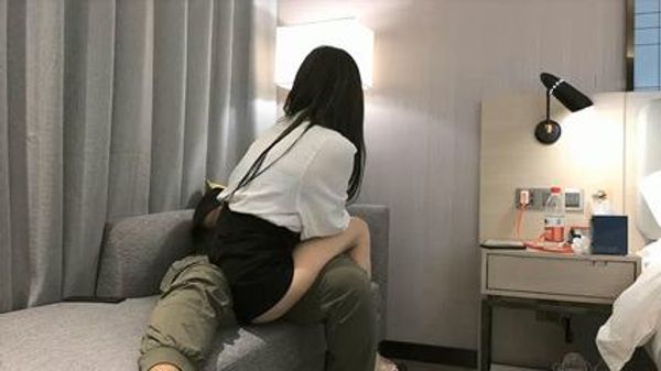 极品女神含苞待放，温柔娇羞小仙女，追求高颜值的路上永不停 封面
