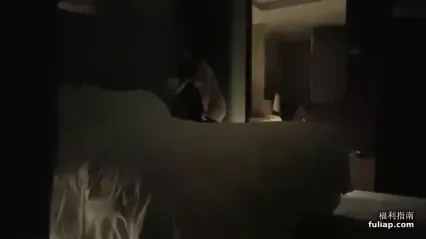 约炮清纯女 刚开始还有点放得开  最后被草到高潮 封面