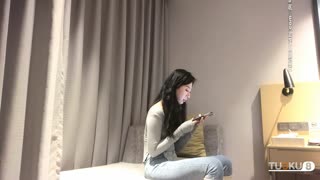模特脸庞身材 黑丝长腿御姐疯狂接吻 像女朋友一样激情啪啪 封面