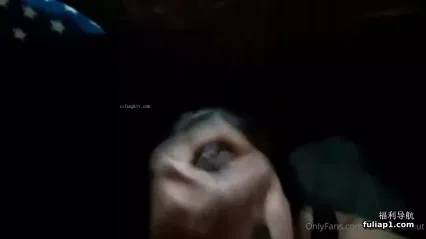 O站網紅反差婊與18CM黑人男友一步到胃 封面