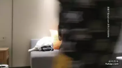 网约文静美腿漂亮小姐姐 超近特写深喉  腰细美臀骑乘插入 后入啪啪使劲猛操 封面