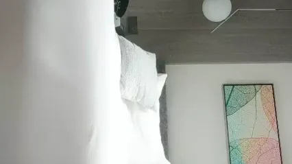 22岁兼职小护士，长发飘飘貌美如花，打桩机猛男卖力干逼 封面