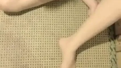 收益榜第八名人气主播Avove浴场啪啪，旁边人来人往，蜂腰翘臀无套内射，骚活淫荡指数爆表_-_X 封面