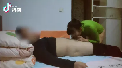 母子乱伦 畜生儿子兽性大发竟然强上年过花甲的老妈 封面