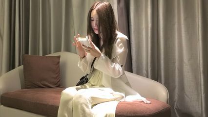 小宝探花 约了个长裙肉肉风骚美少妇，帮我鸡巴口交 上位骑乘抽插猛操，非常诱惑勾人 封面