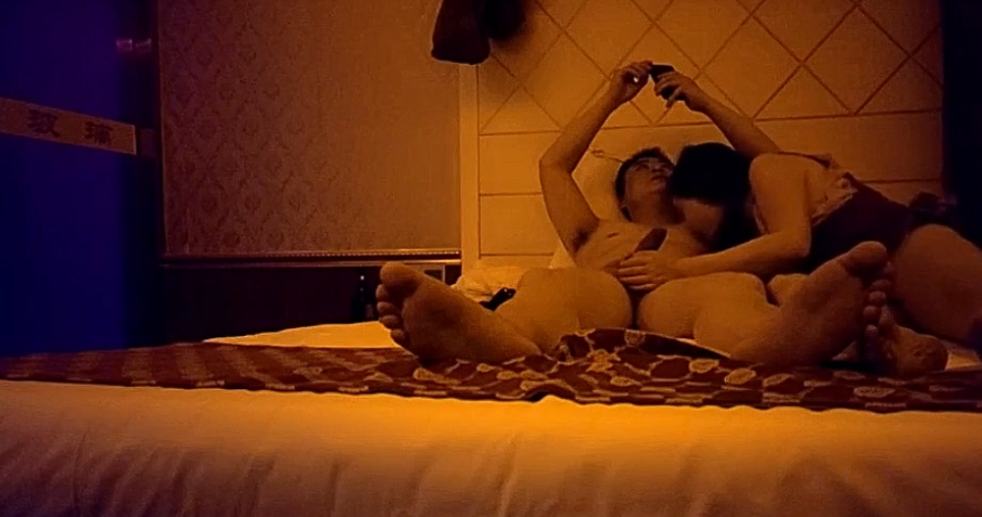 鸭总探花 会所偷拍巨乳淫荡小少妇，雪白美乳分外诱人，口交时表情投入 后入抽插到妹子大声呻吟叫床 封面