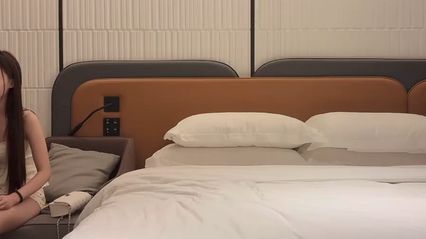 杏吧探花 约啪极品蛮头逼美女，我只拍下面 绝不会拍你脸，用大鸡巴插入水嫩蛮头逼 猛到妹子都高潮坚持不住了 封面