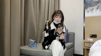 极品探花 约啪神似林志玲容颜极品御姐，深喉口交舔舐口水拉丝 背后式抽插狂顶到高潮翻白眼 封面
