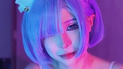 台湾巨乳福利姬 婉婉儿 cosplay 雷姆 趴在身上抚摸调情 深喉口交舔舐鸡巴 上位骑乘插入榨精后中出内射 封面
