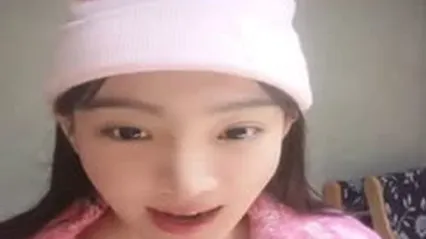 劲爆第二弹主持人马卉在直播间卖骚故意露点现在二流主持人三线演员也内卷么可能是趁着自己还年轻抓紧抓住流量密码出卖身体换取流量和金钱拜金的社会 全集 封面