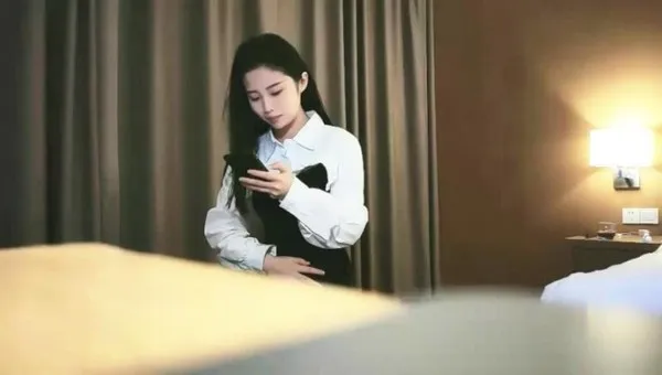 草莓修车—深夜场长相清纯极品黑色长裙妹子 封面