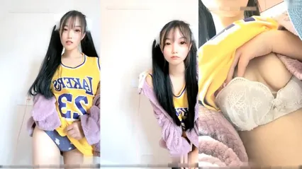 小樱子双马尾萝莉女友 封面