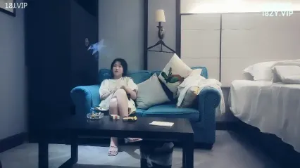 零零后嫩妹出来混，操的瘫软半天 封面