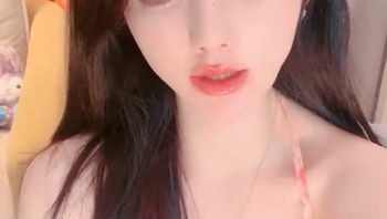 极品尤物网红女神！爆乳极品美腿！包臀裙吊带丝袜，脱下丁字裤翘臀，自摸骚穴极度淫骚 封面