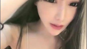 奶油甜心高颜值妹子和炮友直播啪啪啪!声音温柔动听! 封面