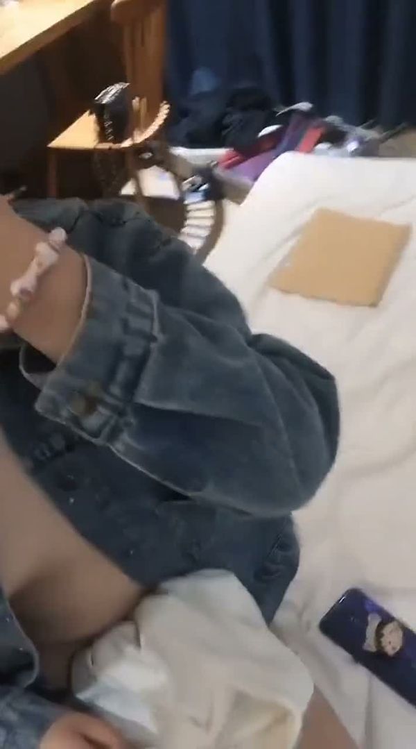 长得像景甜的美女