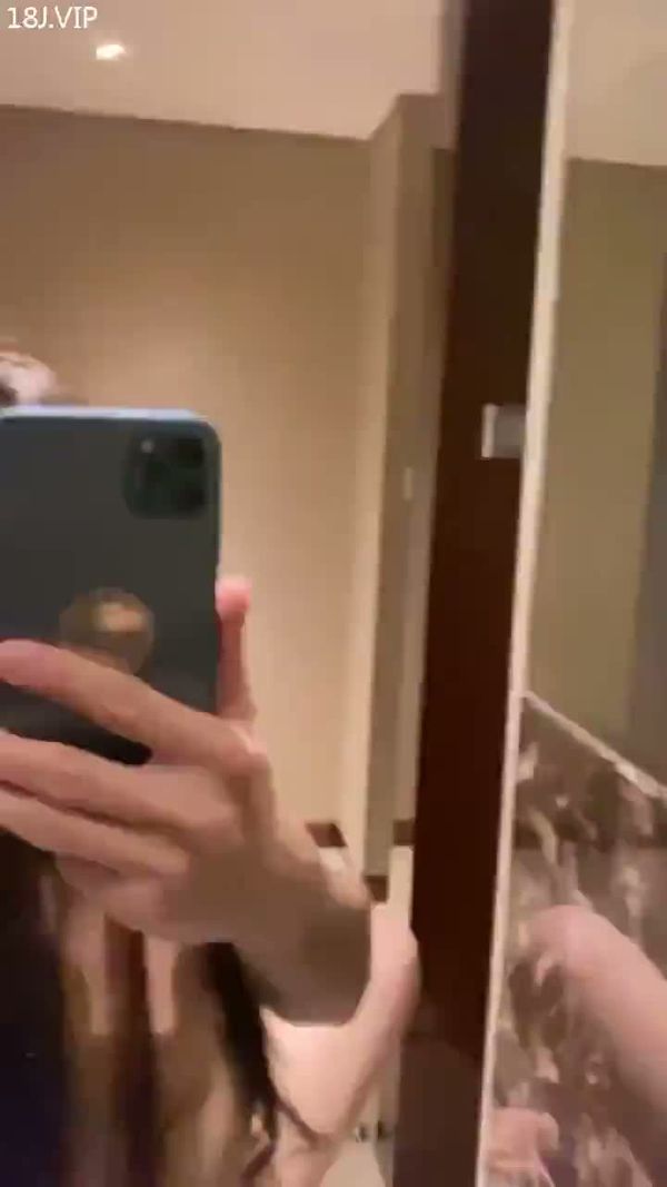 被包养的女大学生