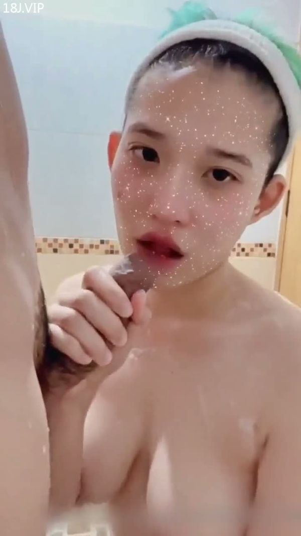 大奶少妇浴室无套输出