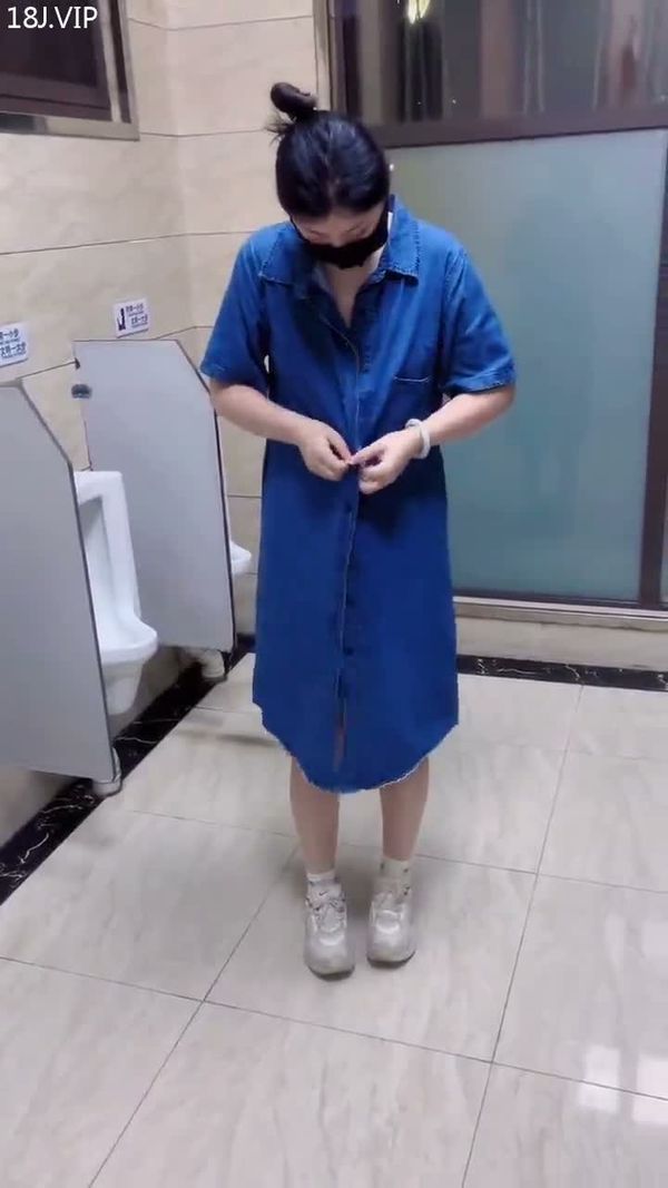 男厕露出