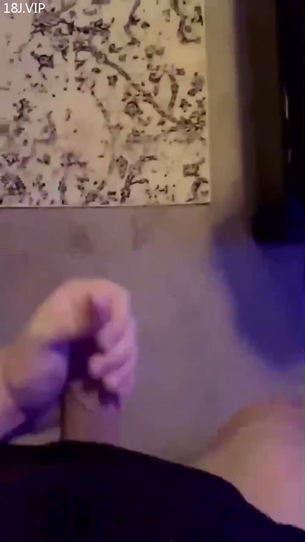 绿帽男让黑人无套内射自己老婆