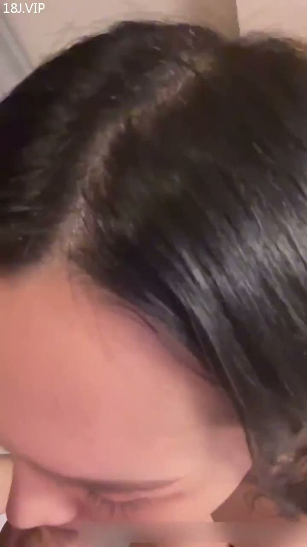 见到鸡吧直接变骚母狗