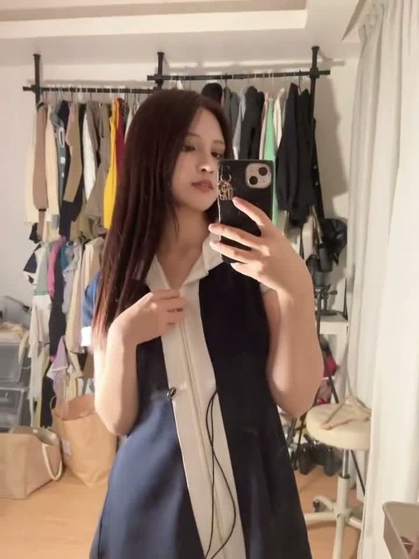 女神的自拍漏乳