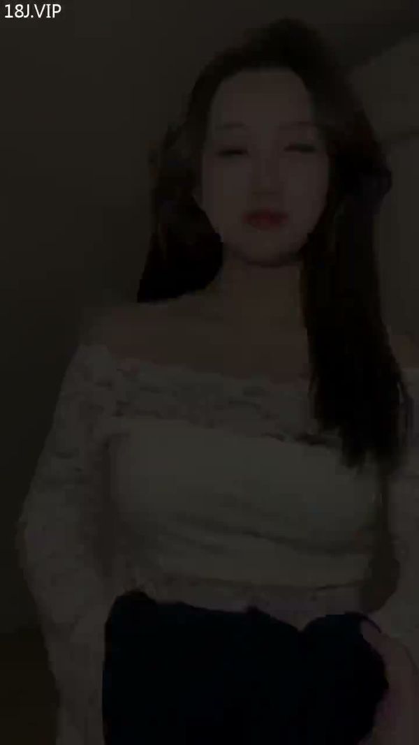 骚母狗装清纯勾引