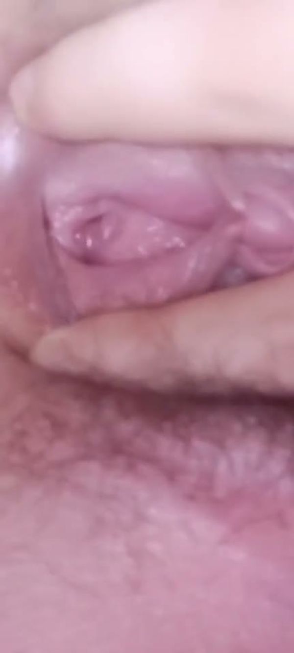 骚屄母狗自慰