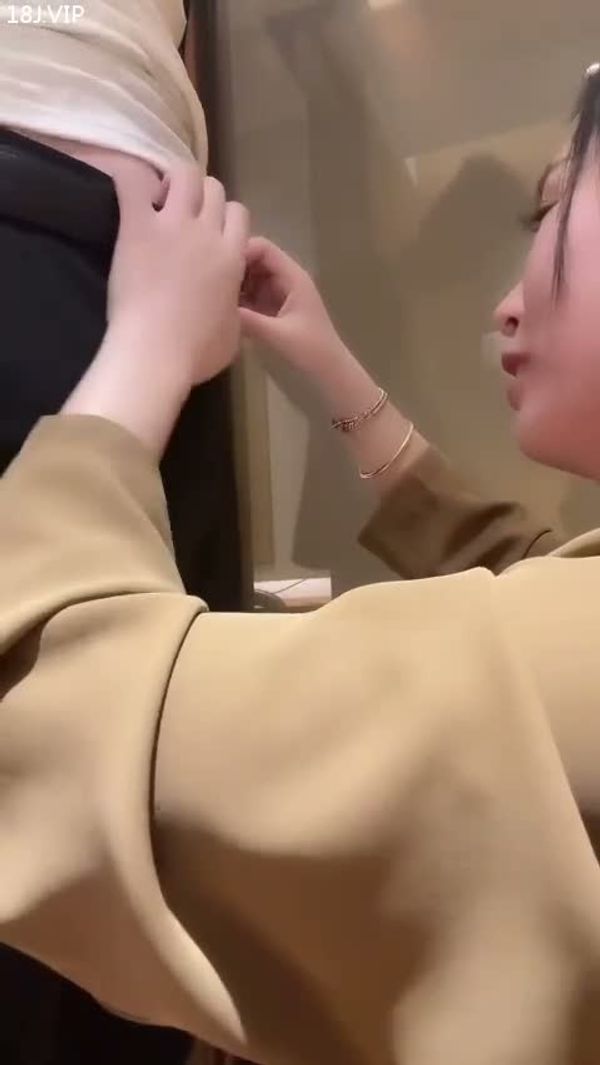 脱裤子就吃