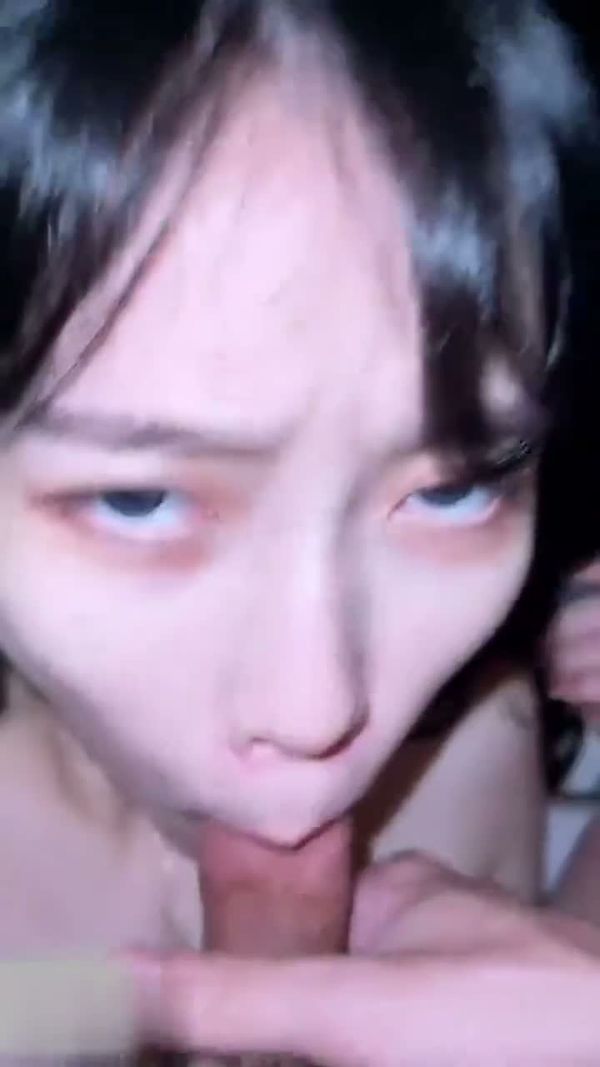 爱吃精液的骚货女友