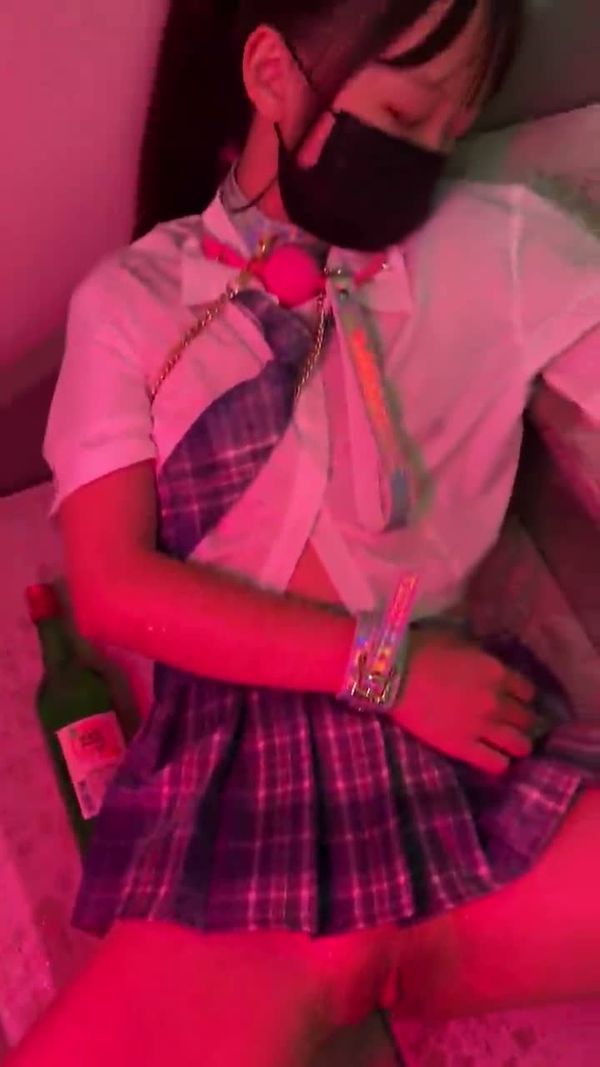 双马尾小母狗