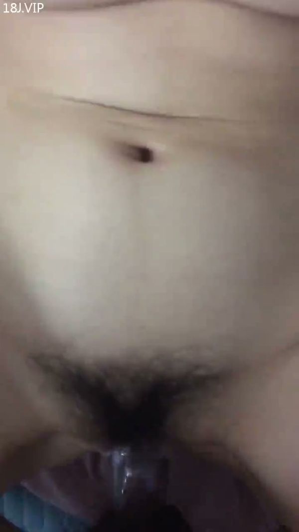 反差婊骚穴被干出白浆