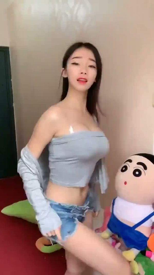 女友发的性感制服舞蹈