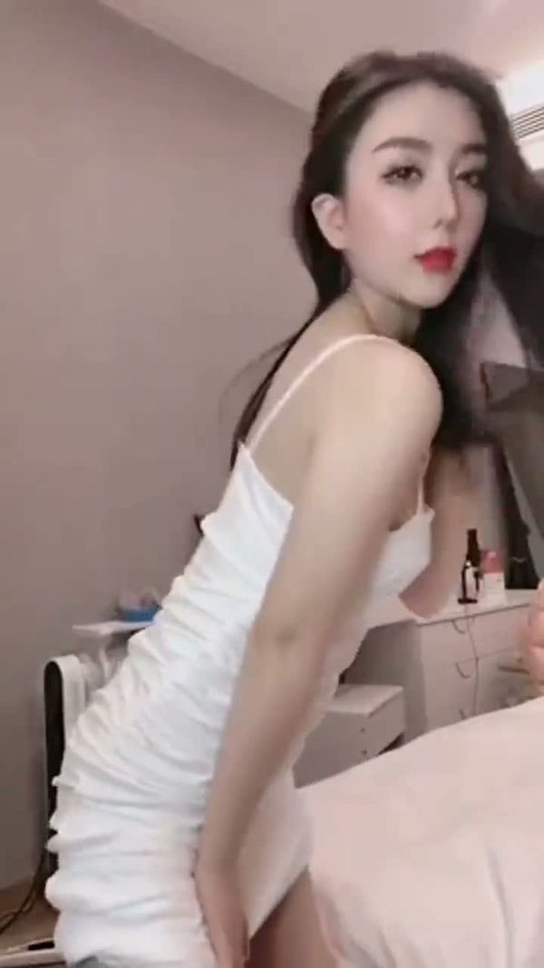 极品美女热舞自摸 素人高清性感表演