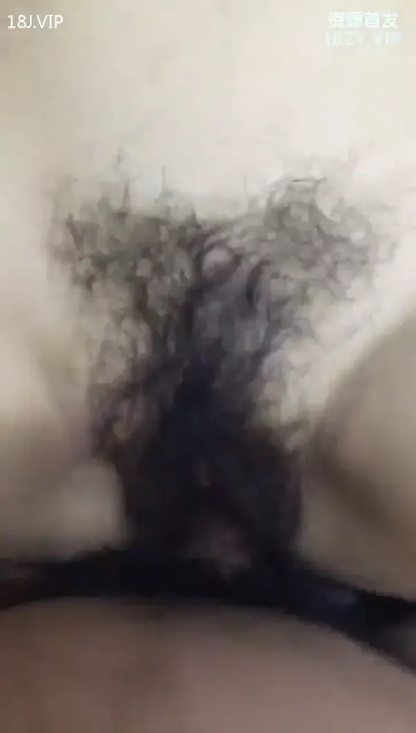 狠插00后小女友的花心