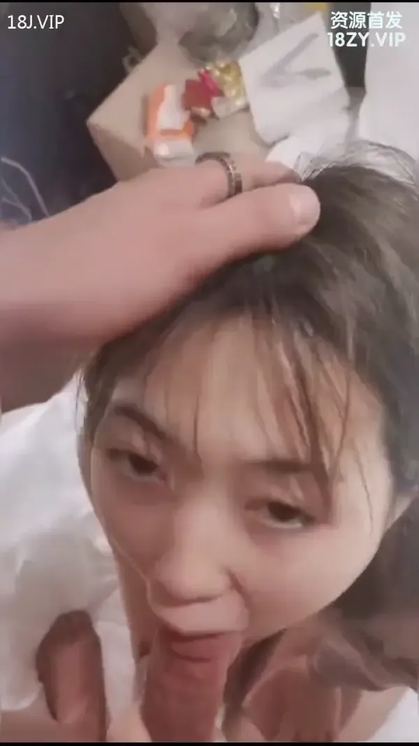短发骚货吃鸡操逼爽爆