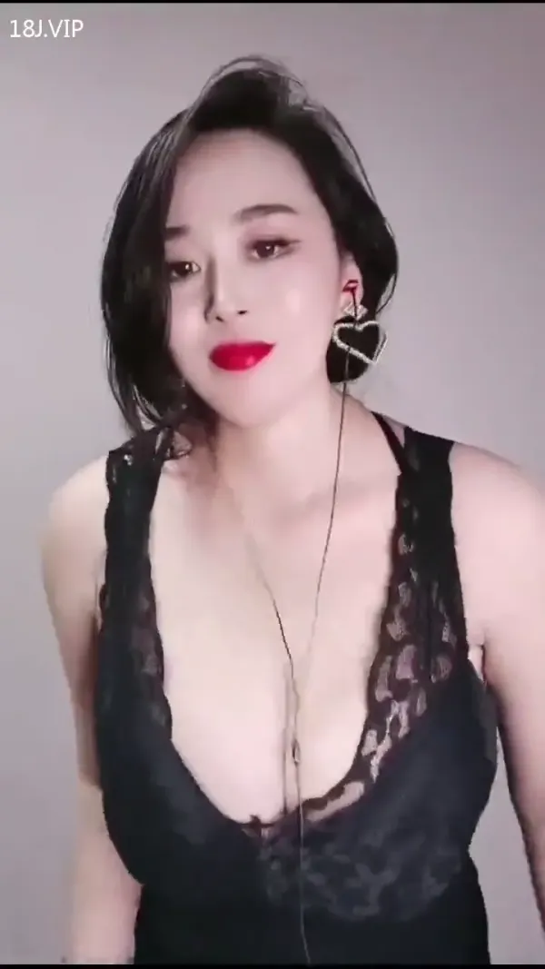肉肉的身材大大的奶