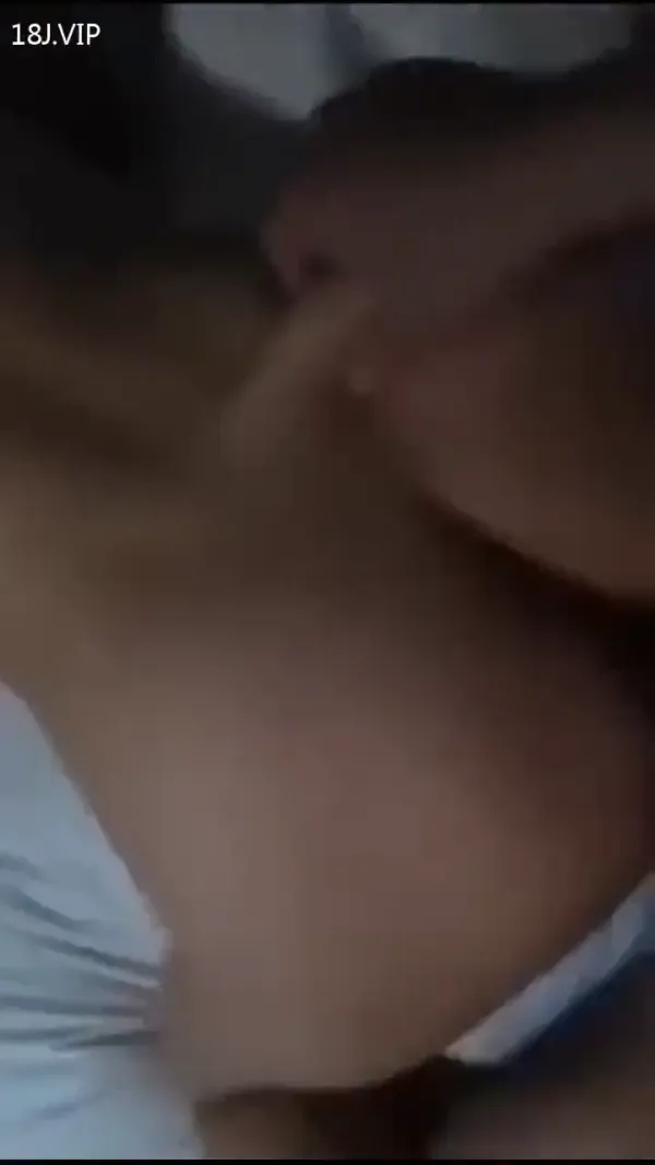 边操边拍打巨臀