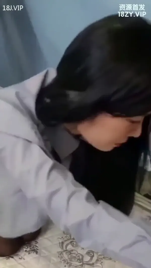 掰开丝袜后入直接操